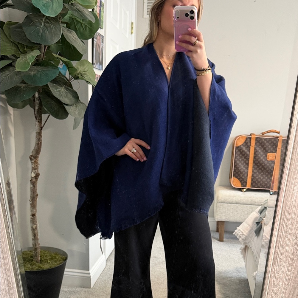 REVERSIBLE NTW Banana Republic Deep Blue & Black Cape